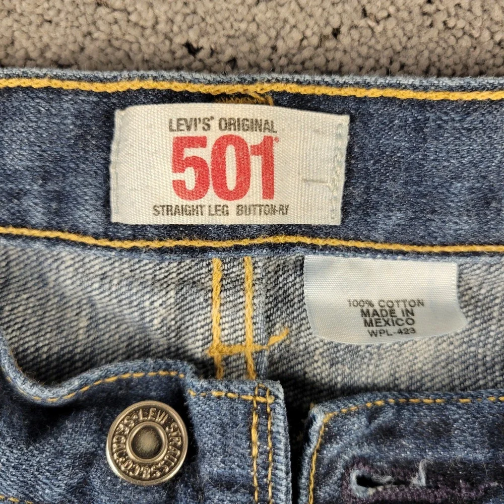 Levis 501 Jeans Mens 34x30 Blue Button Fly Straight Leg Medium Wash Denim